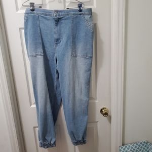 HOLLISTER Ultra High Rise waist Jogger Vintage Soft Stretch Fabric